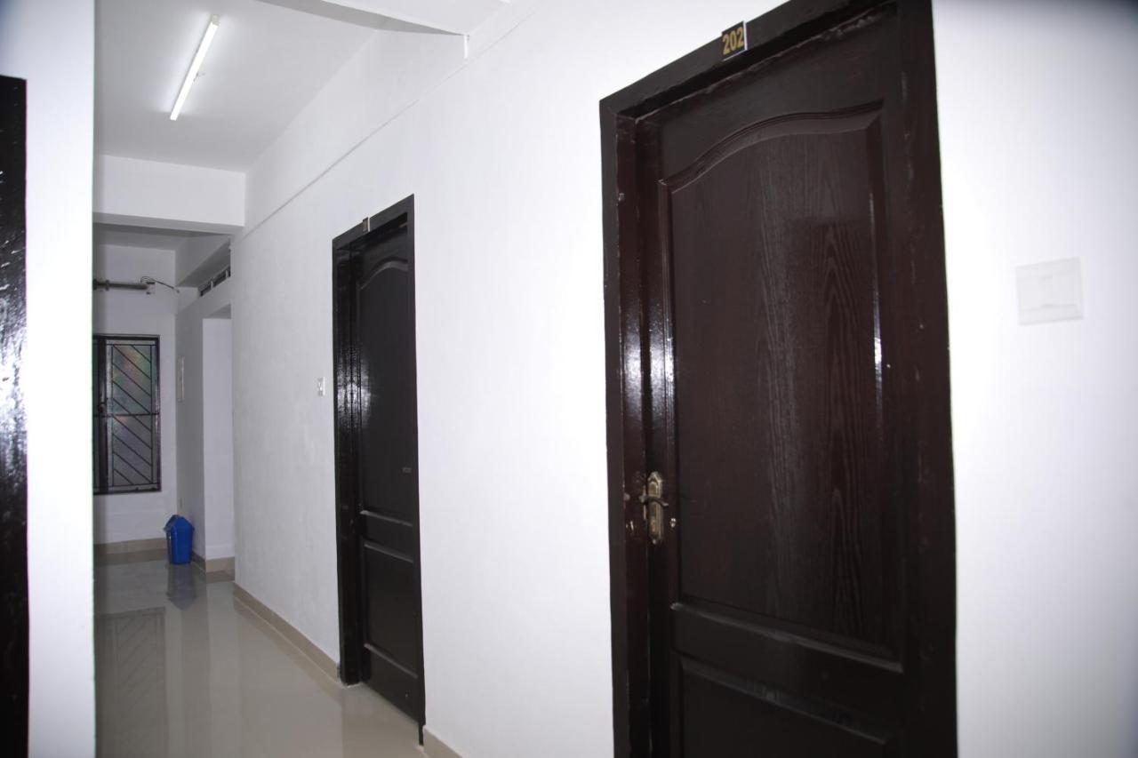 Meghna Residency Hotel Thiruvananthapuram Exterior foto