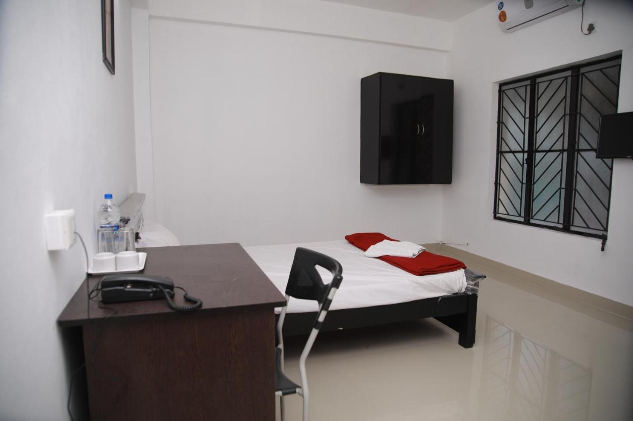 Meghna Residency Hotel Thiruvananthapuram Exterior foto