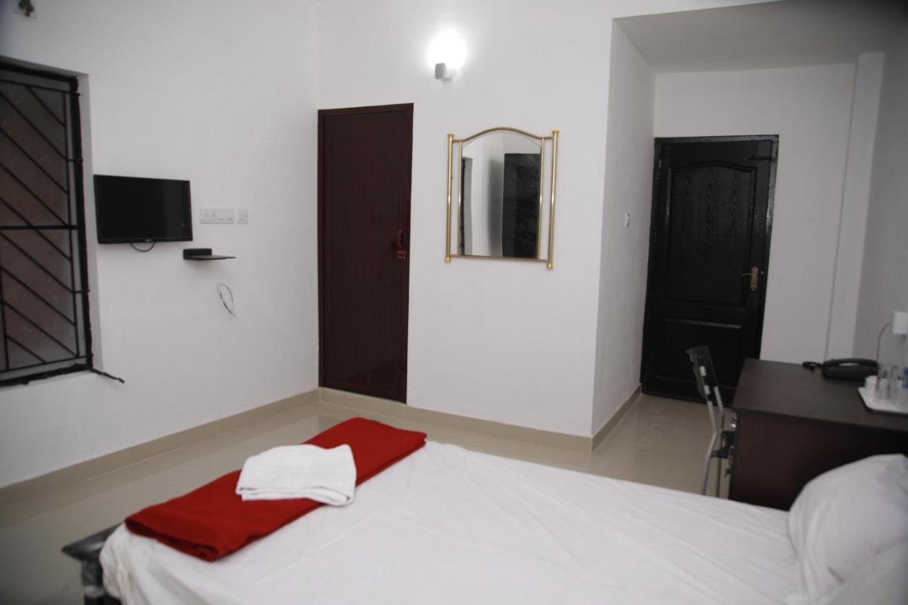 Meghna Residency Hotel Thiruvananthapuram Exterior foto