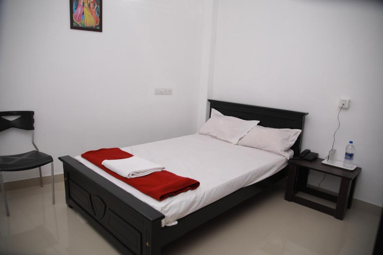 Meghna Residency Hotel Thiruvananthapuram Exterior foto
