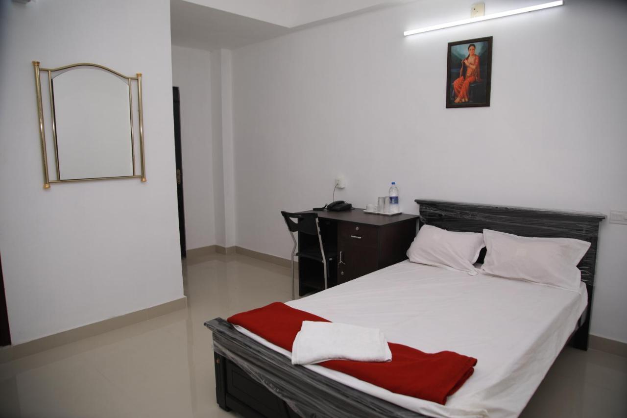 Meghna Residency Hotel Thiruvananthapuram Exterior foto
