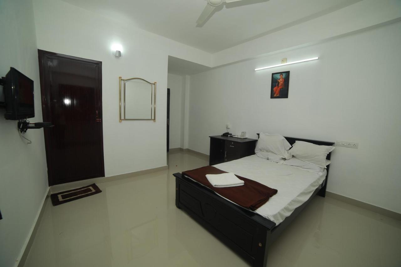 Meghna Residency Hotel Thiruvananthapuram Exterior foto