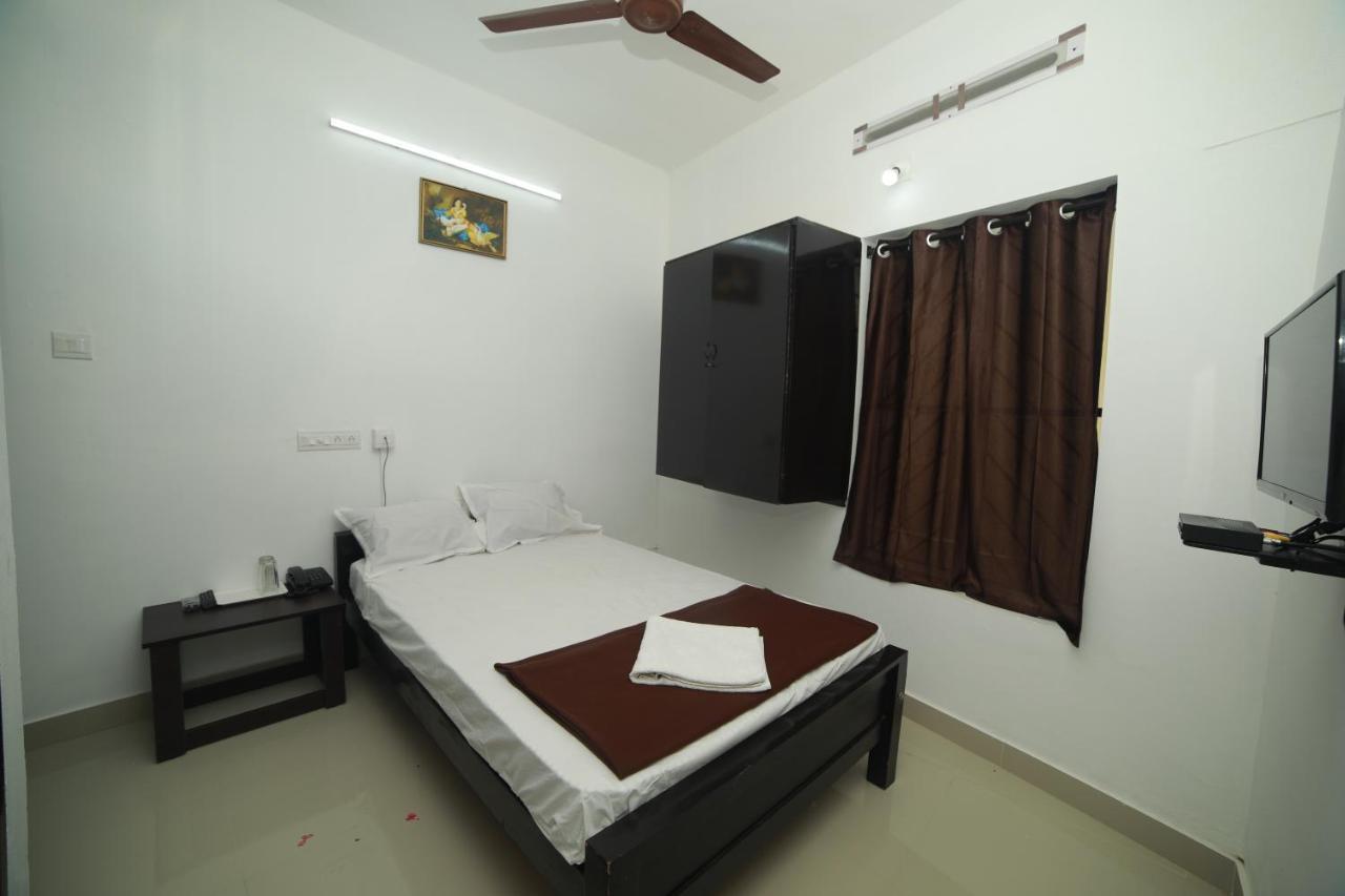 Meghna Residency Hotel Thiruvananthapuram Exterior foto