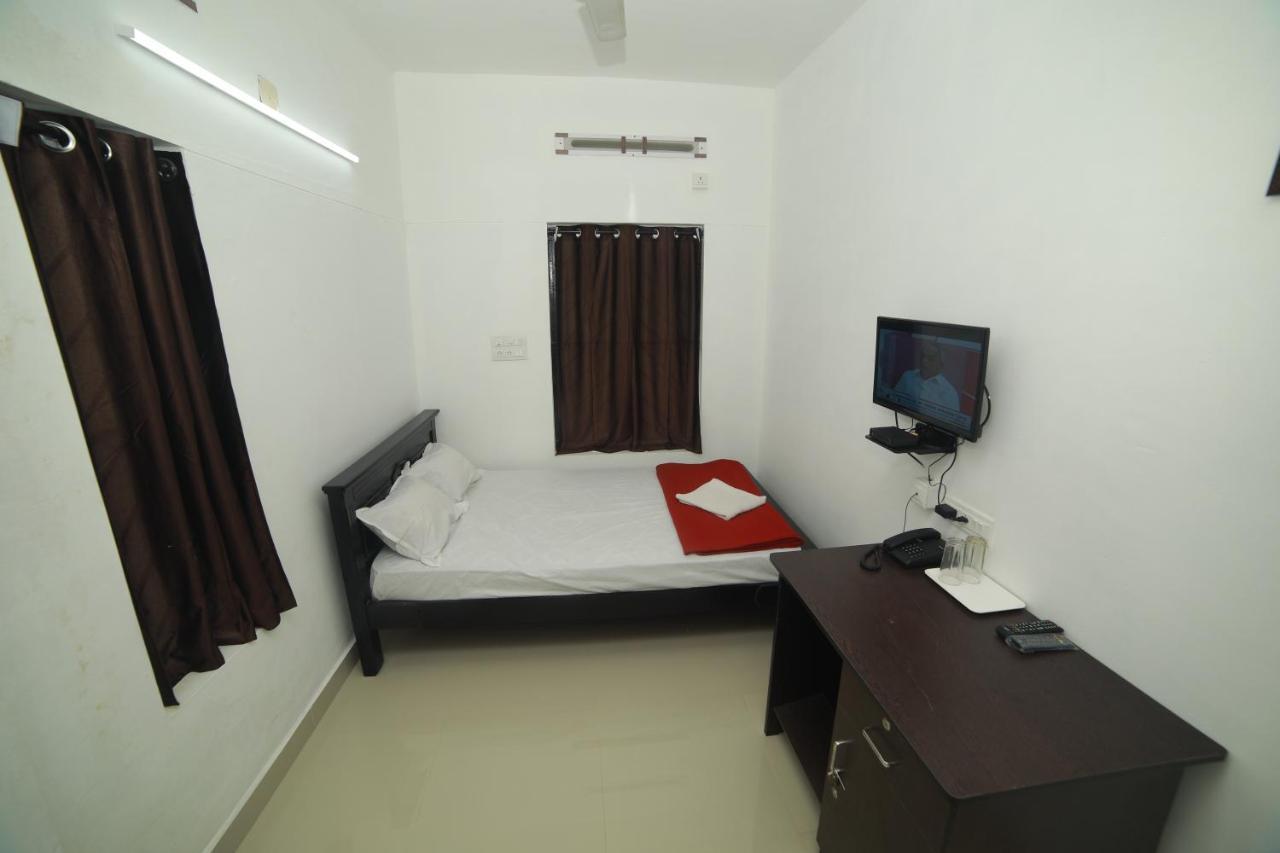 Meghna Residency Hotel Thiruvananthapuram Exterior foto