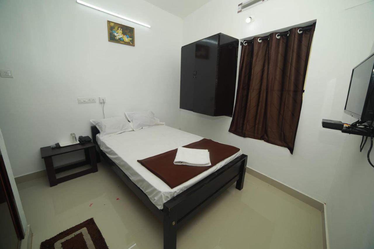 Meghna Residency Hotel Thiruvananthapuram Exterior foto