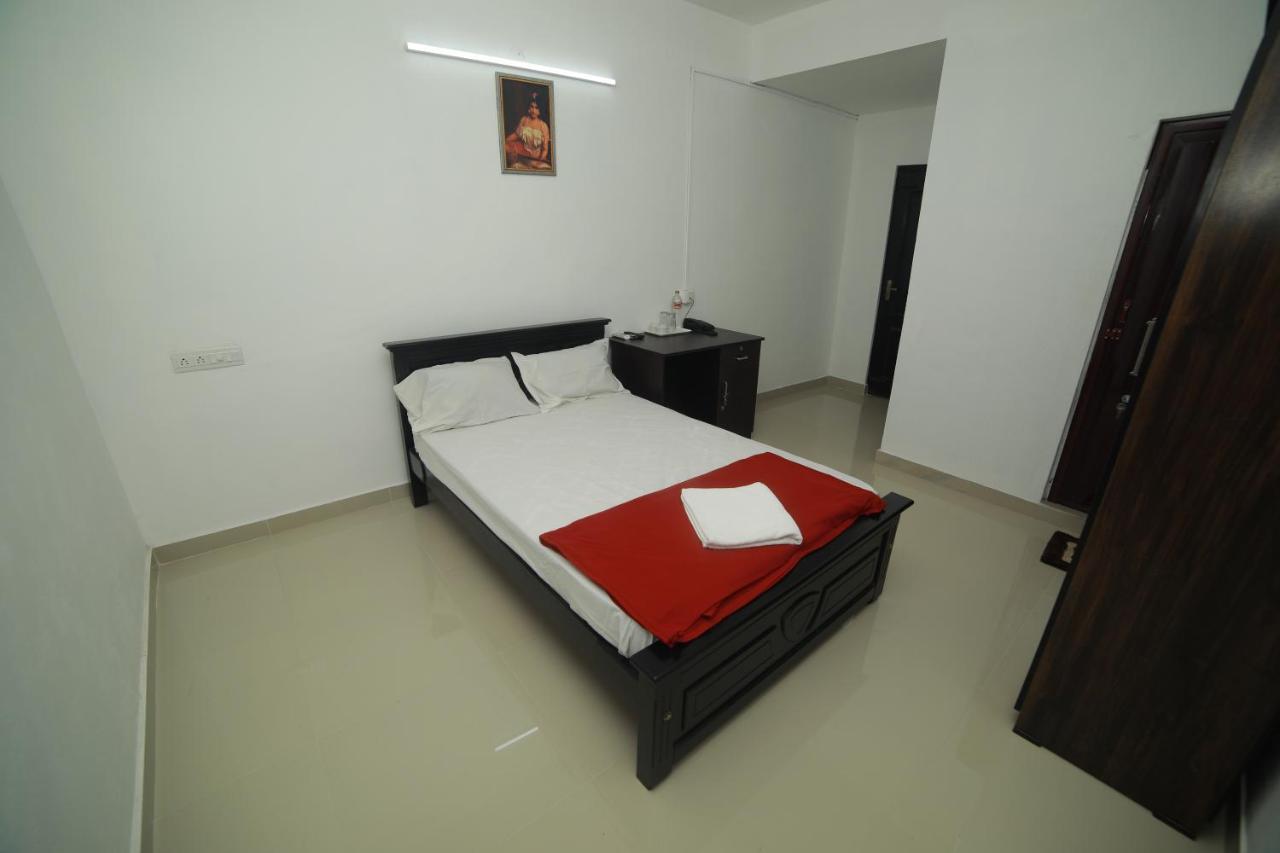 Meghna Residency Hotel Thiruvananthapuram Exterior foto