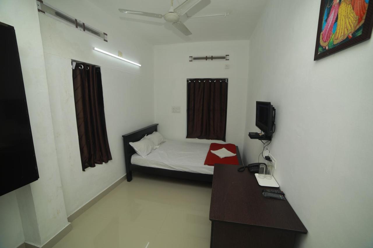 Meghna Residency Hotel Thiruvananthapuram Exterior foto